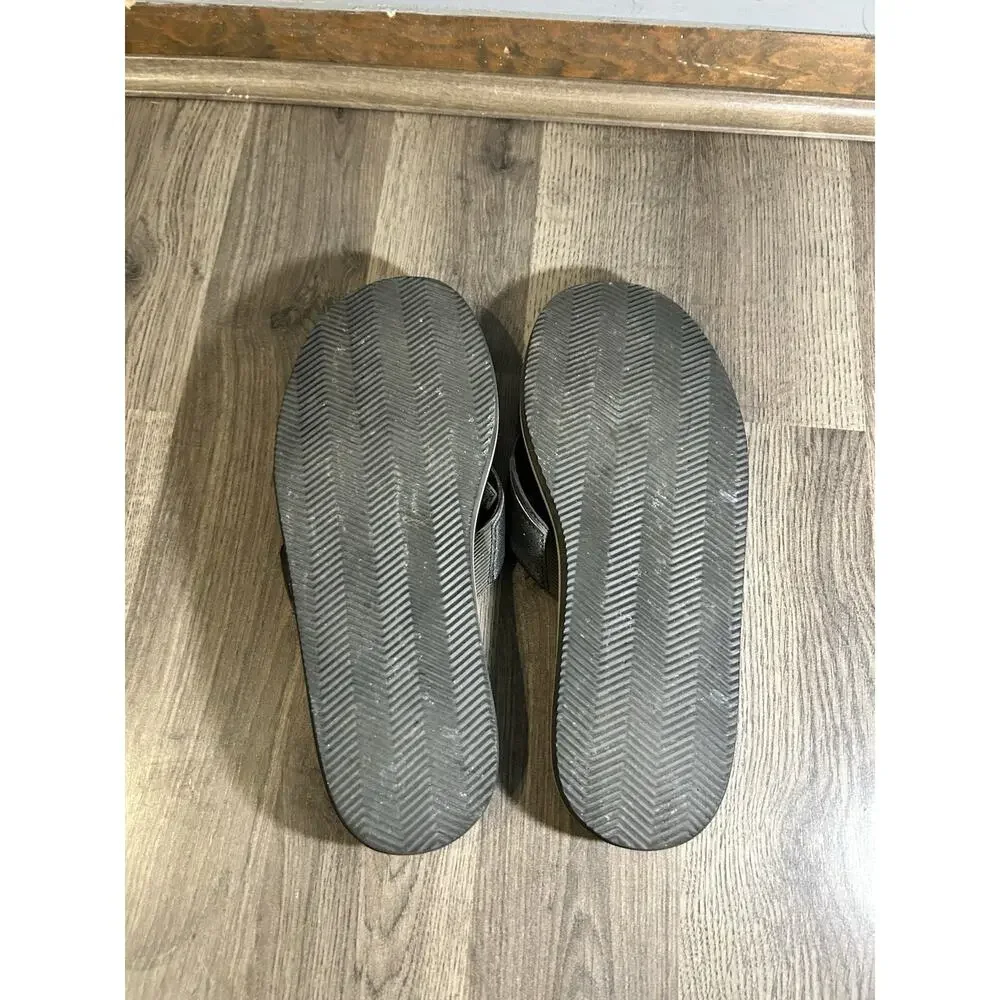 Men’s Reebok Size 13 Sandal Grey And Black